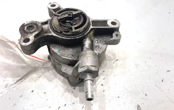 Ford Mondeo MK IV Vacuum pump 