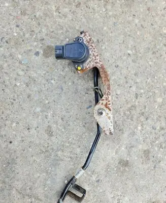 Nissan X-Trail T30 Accelerator throttle pedal 189195Y700