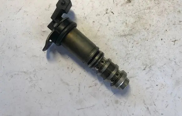 BMW 7 F01 F02 F03 F04 Camshaft vanos timing valve 78561 785619 113C785619