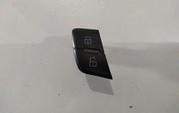 Audi A5 8T 8F Central locking switch button 8T2962108A