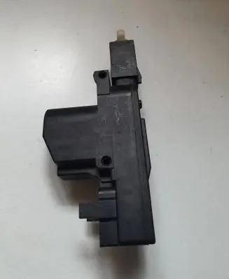 BMW 3 E36 Central locking motor 1389073 5126
