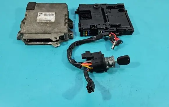 Peugeot 206 Engine control unit/module ECU IAW1AP.81 IMPRK1513357
