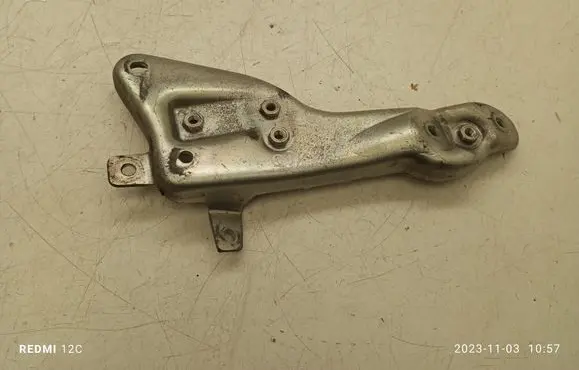Mercedes-Benz B W246 W242 Engine mounting bracket A6510901041