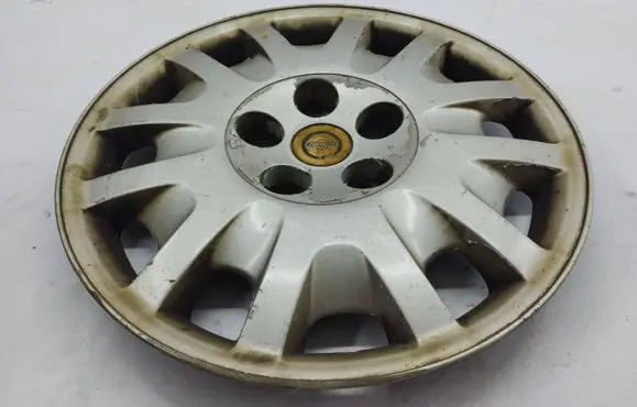Chrysler Voyager R16 wheel hub/cap/trim 04766066AB