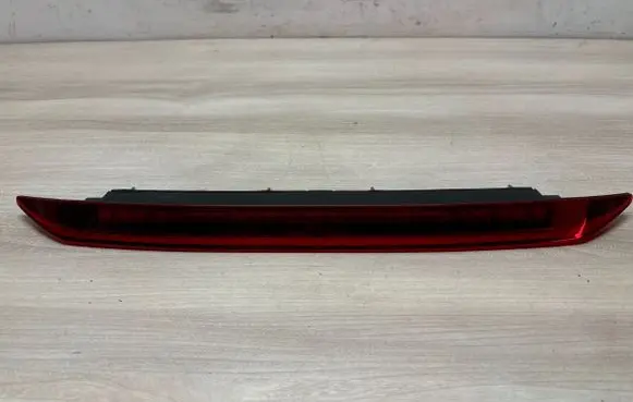 Volvo S90, V90 Third/center stoplight 32228419