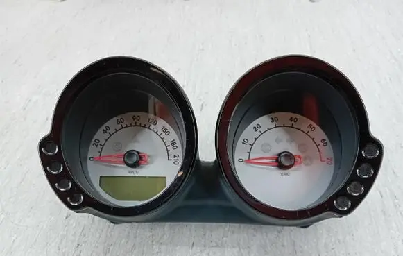 Speedometer (instrument cluster)