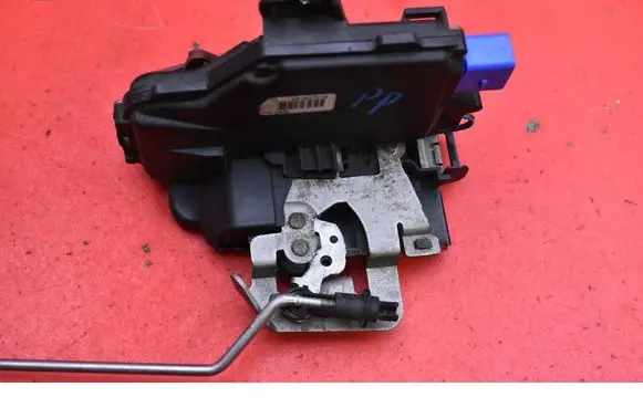 Audi A3 S3 8P Front door lock 4E1837016