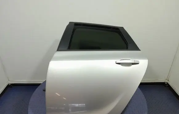 Opel Astra J Rear door 