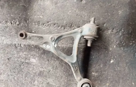 Front lower control arm/wishbone
