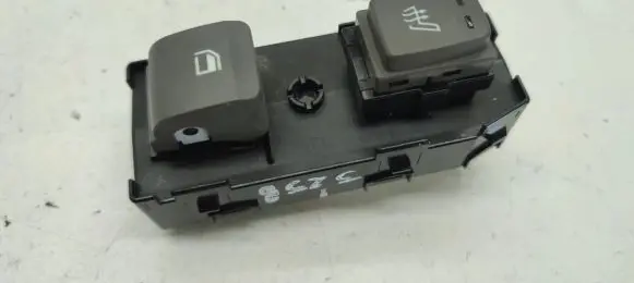 Hyundai Elantra VII Seat heating switch