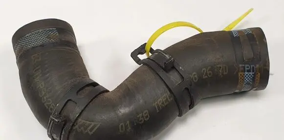 Dodge Nitro Engine coolant pipe/hose