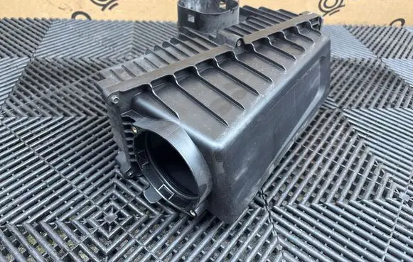Alfa Romeo Stelvio Air filter box 50546941