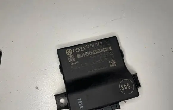 Audi A4 S4 B8 8K Gateway control module 8T0907468H