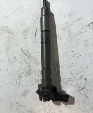 Audi A4 S4 B8 8K Fuel injector 0445116030 9119770 03L130277