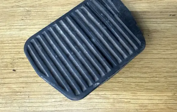 Volvo V70 Brake pedal 3516078