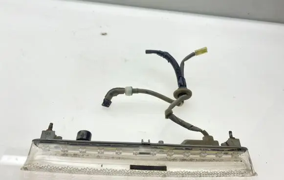 Subaru Outback Third/center stoplight