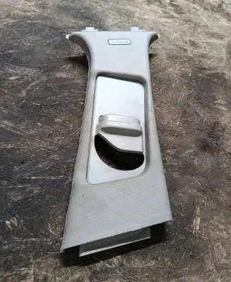 Mercedes-Benz C W204 (B) pillar trim (top) A2048600230