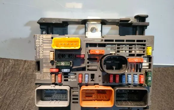 Citroen Nemo Fuse module 9666700480