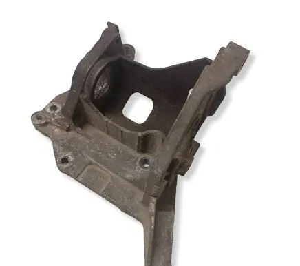 Nissan Qashqai Engine mounting bracket 