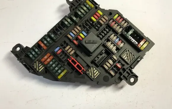 BMW 7 F01 F02 F03 F04 Fuse module 9210857 921085701 117033452D
