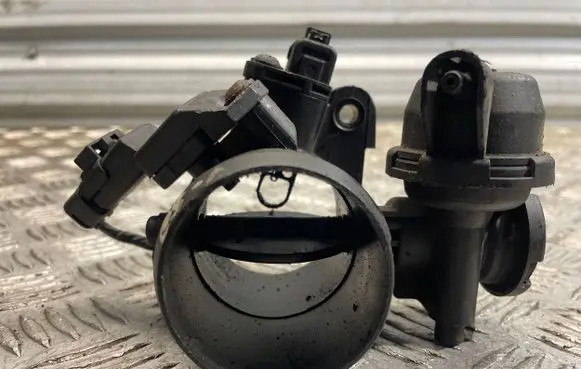 Volvo V50 Throttle valve 9647474880 AK0016111