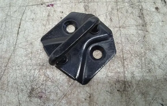 Volvo S60 Front door lock loop/hook striker 31333088