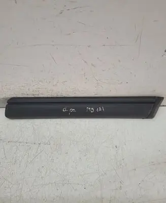 Mercedes-Benz E W124 Fender trim (molding)