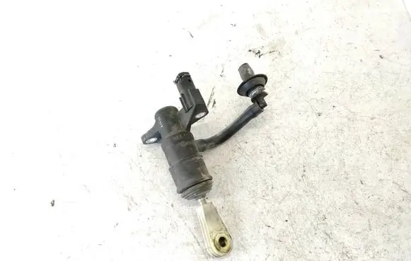 Volkswagen PASSAT B5 Clutch master cylinder 8E1721401