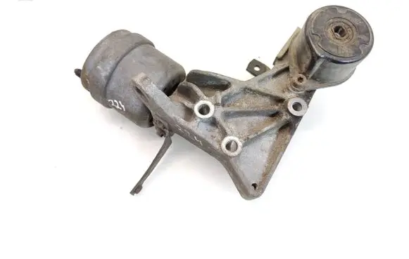 Volkswagen PASSAT B6 Engine mount bracket 701199132C