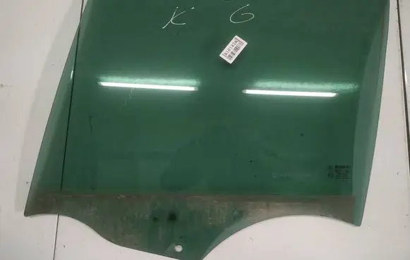 Renault Clio III Rear door window glass AS3