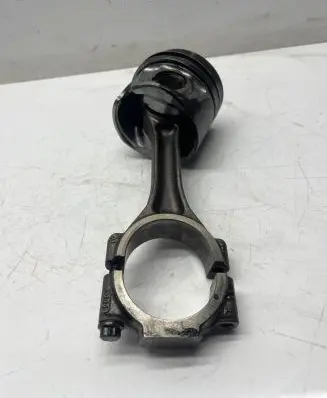 Audi A6 S6 C6 4F Piston with connecting rod