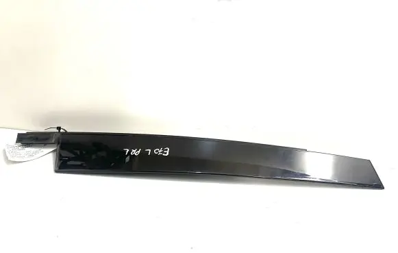 Front door glass trim molding