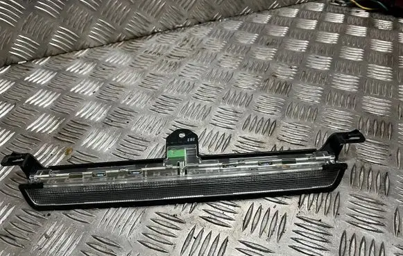 Volvo V70 Third/center stoplight 8658948
