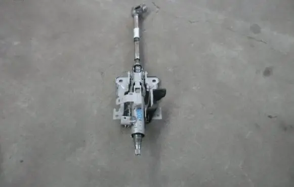 Peugeot 208 Steering wheel axle