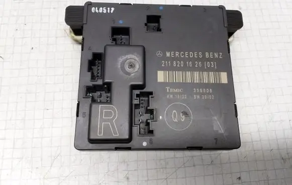 Mercedes-Benz E W211 Door control unit/module 2118201626 TEMIC356806