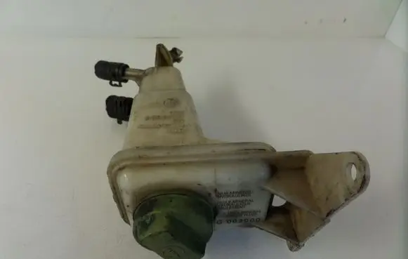 Audi A6 S6 C5 4B Power steering fluid tank/reservoir 8D0422373C