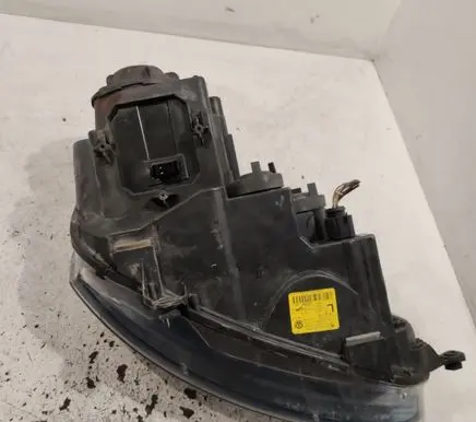 Volkswagen Golf V Headlight/headlamp 0301212271