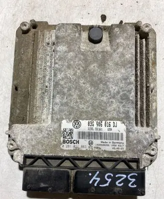 Skoda Octavia Mk2 (1Z) Engine control unit/module 03G906016DJ 0281011883 1039S06266