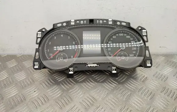 Volkswagen Golf Sportsvan Speedometer (instrument cluster) 517920740B