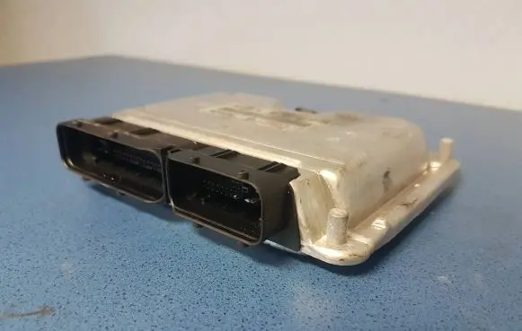 Volkswagen PASSAT B5.5 Engine control unit/module 038906019KD 1039S01966 0281011205