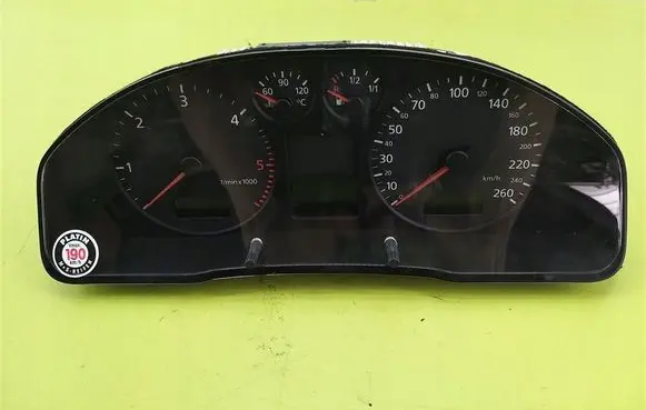 Audi A4 S4 B5 8D Speedometer (instrument cluster) 8D0920900M
