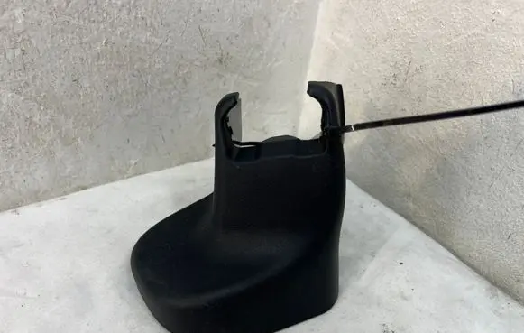 Toyota Prius (XW30) Front driver seat rail trim 7213847040