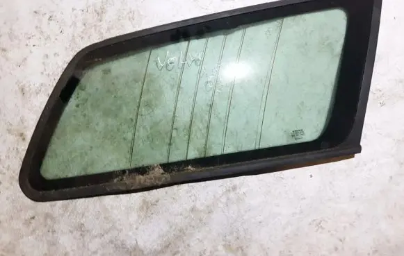Volvo V50 Rear side window