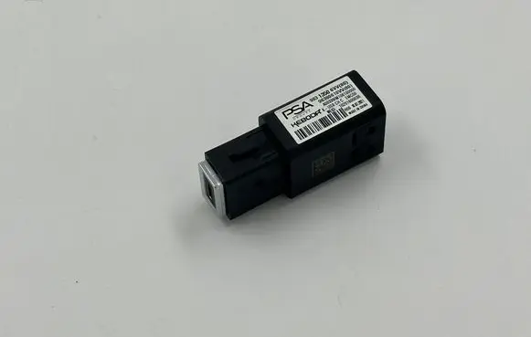 Peugeot 308 USB socket connector 98313506VV 98380610VV