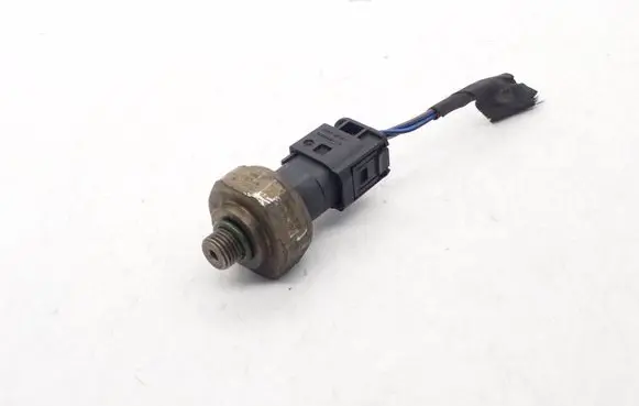 BMW 5 E39 Air conditioning (A/C) pressure sensor 8370623
