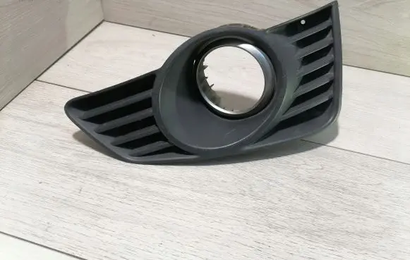Opel Tigra B Front fog light trim/grill 98162189