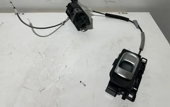 Citroen C5 Aircross Front door lock 279624