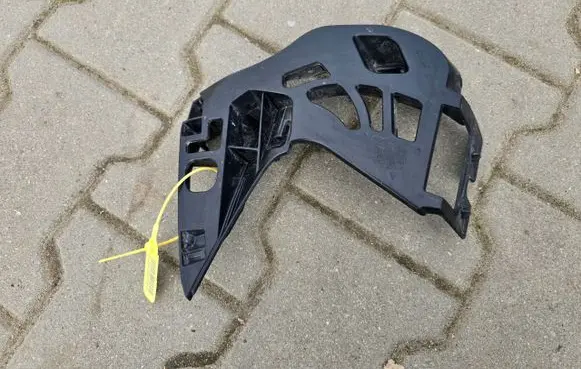 BMW 5 G30 G31 Front bumper mounting bracket 7385348