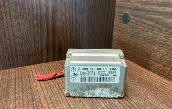 Mercedes-Benz C W203 ESP (stability system) control unit 2095420018