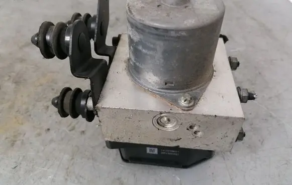 Volkswagen PASSAT B7 ABS Pump 3AA614109AF
